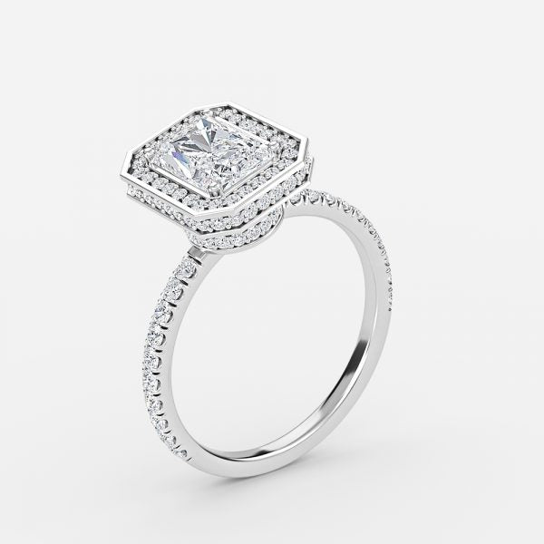 Nhẫn đính hôn kim cương nhân tạo Halo Radiant của Jennifer