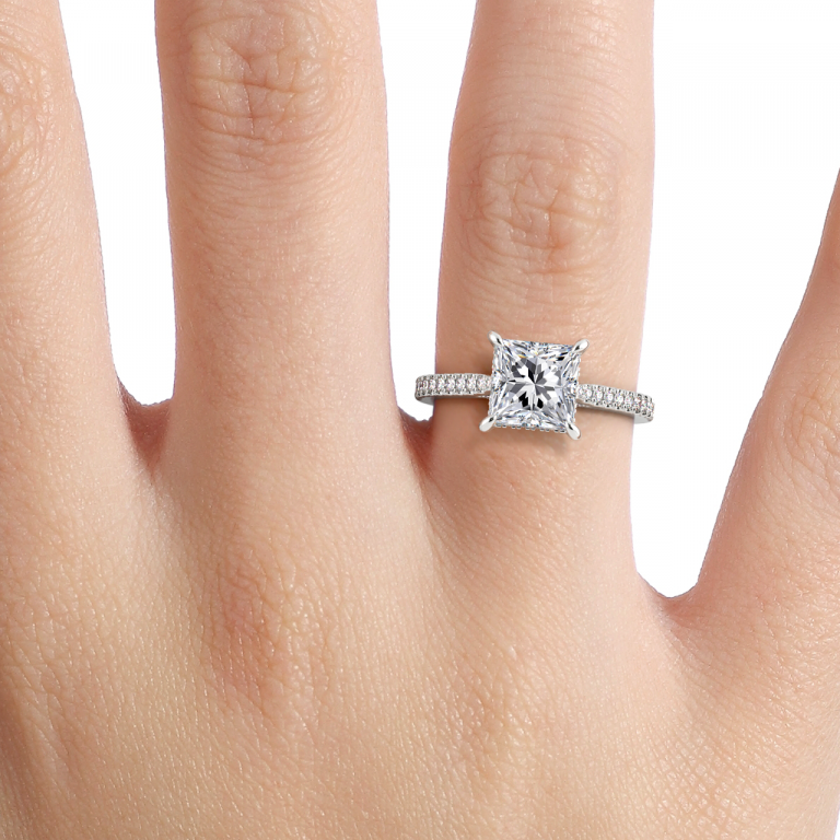 Nhẫn đính hôn kim cương nhân tạo Hidden Halo của Veronica Princess