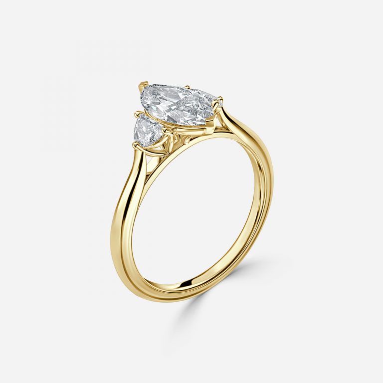 Nhẫn đính hôn kim cương nhân tạo ba viên Juliette Marquise