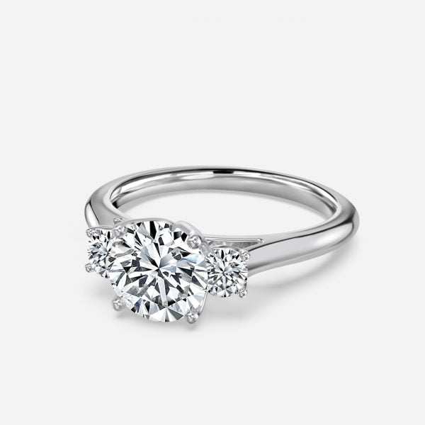 Nhẫn đính hôn ba viên kim cương nhân tạo Olivia Round