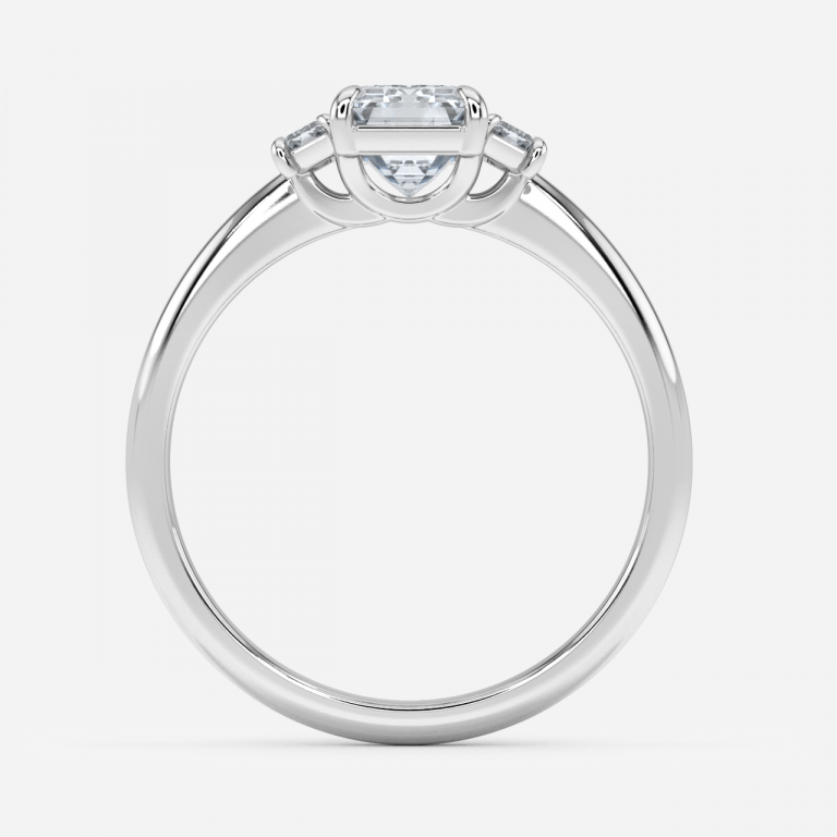 Nhẫn đính hôn kim cương nhân tạo ba viên của Kylie Emerald