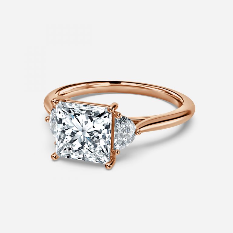 Nhẫn đính hôn kim cương nhân tạo ba viên Juliette Princess
