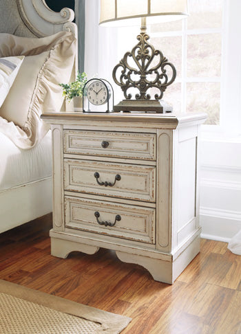 Realyn-Three-Drawer-Night-Stand