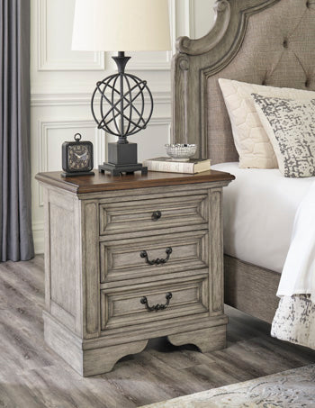 Lodenbay-Three-Drawer-Night-Stand