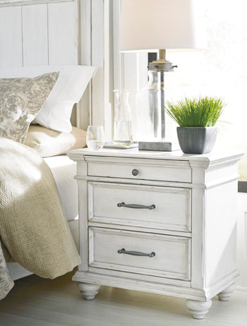 Kanwyn-Three-Drawer-Night-Stand