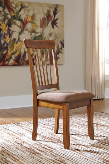 Berringer-Dining-UPH-Side-Chair-(2/CN)