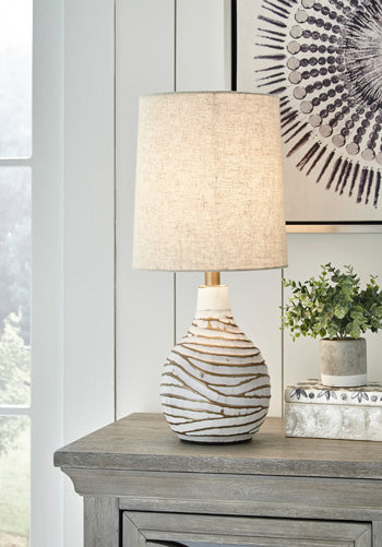 Aleela-Metal-Table-Lamp-(1/CN)