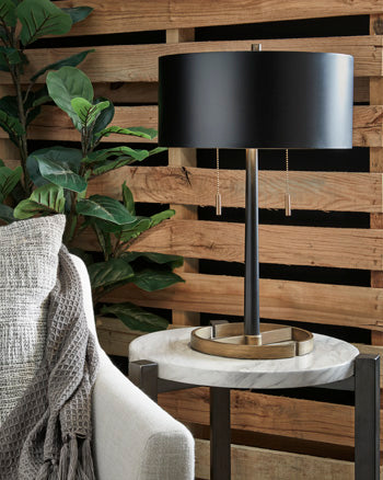 Amadell-Metal-Table-Lamp-(1-CN)