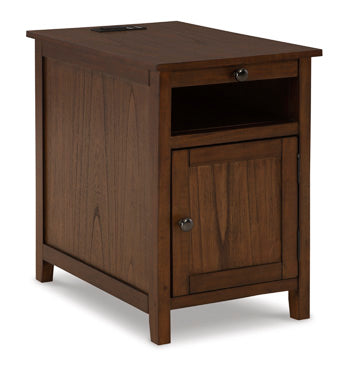 Treytown-Chair-Side-End-Table
