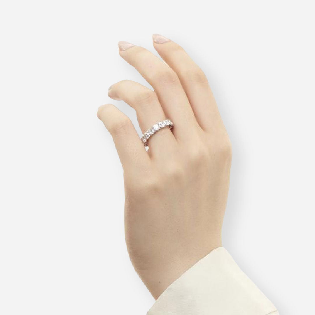 Vòng đeo tay Classic Cushion Eternity