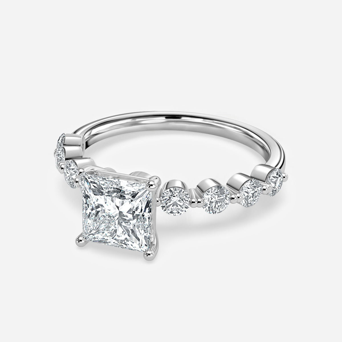 Nhẫn đính hôn kim cương độc đáo của Vivian Princess