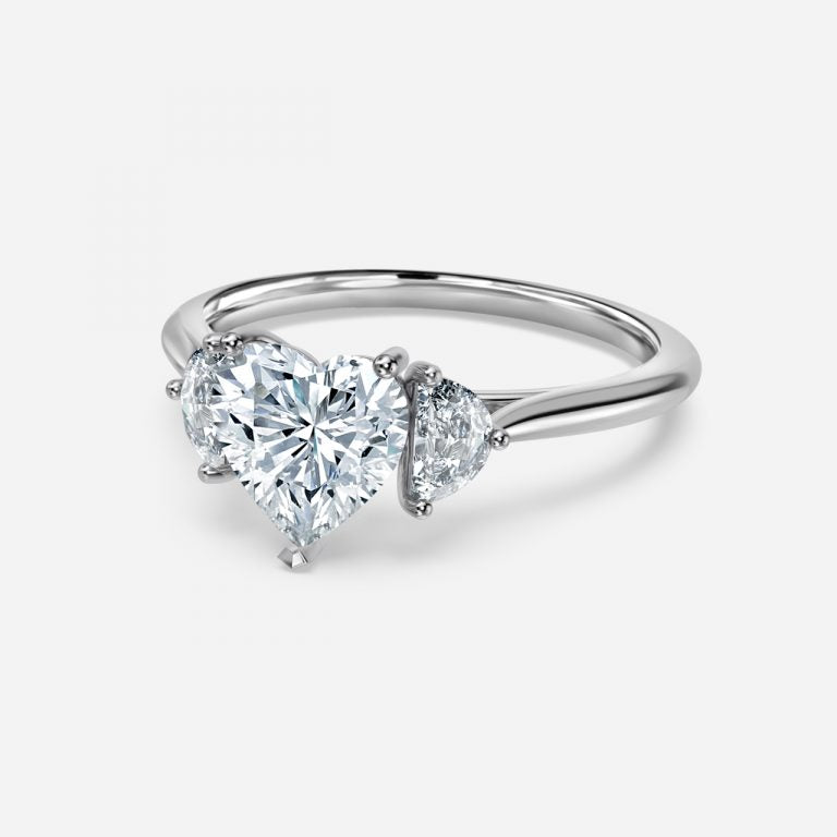 Nhẫn đính hôn kim cương ba viên Juliette Heart Lab Created