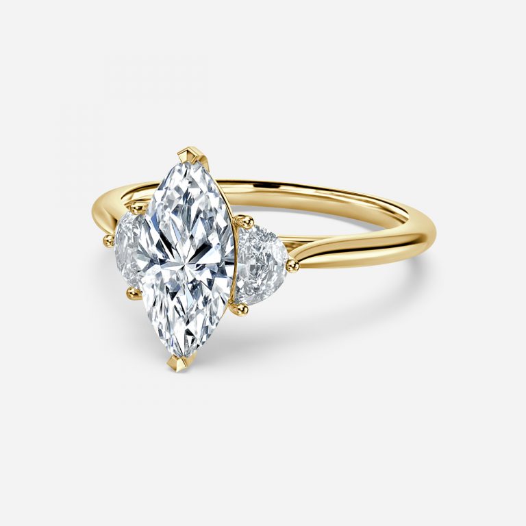 Nhẫn đính hôn kim cương nhân tạo ba viên Juliette Marquise