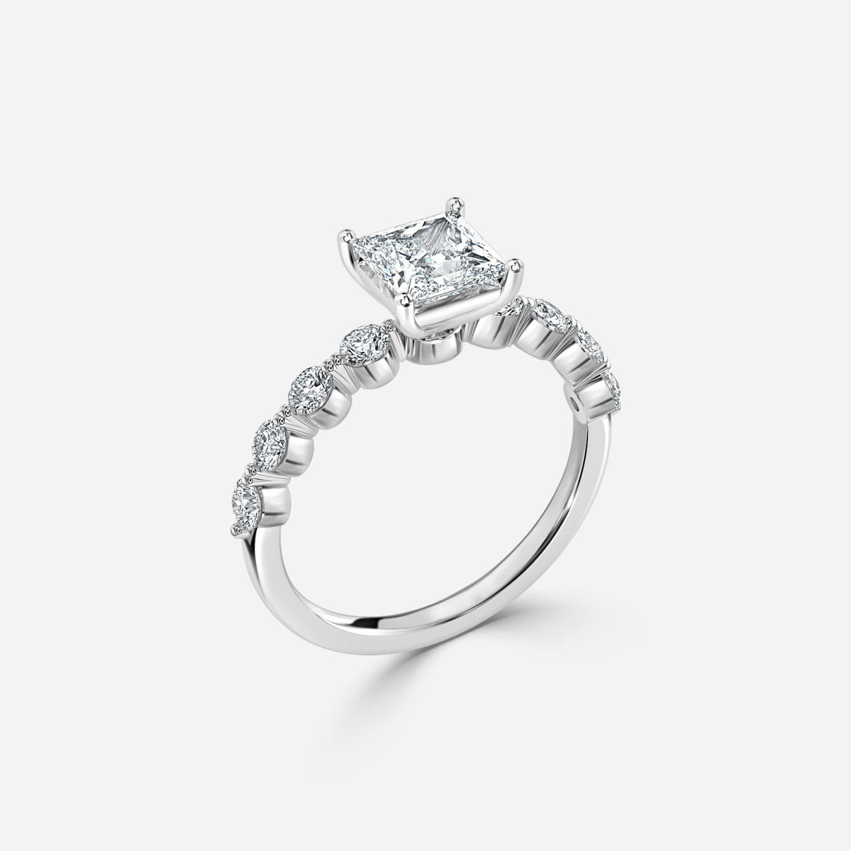 Nhẫn đính hôn kim cương độc đáo của Vivian Princess