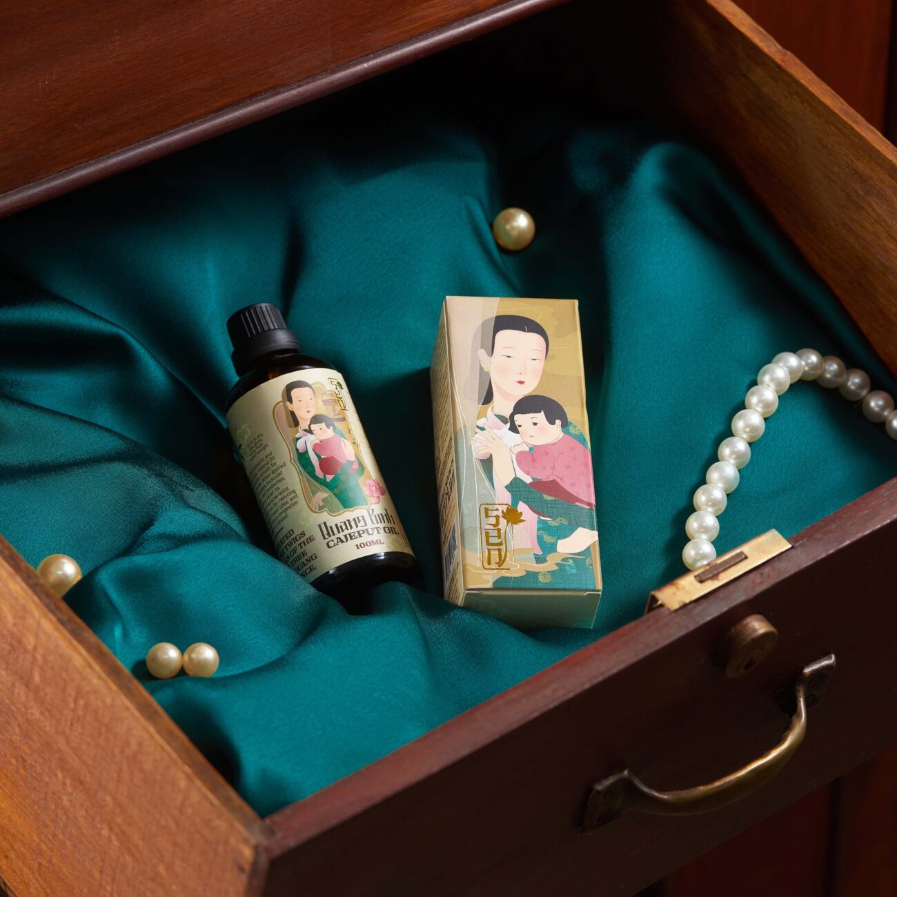 Quang-Binh-Cajeput-Oil
