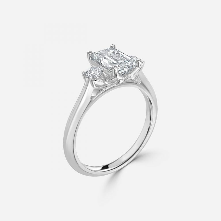 Nhẫn đính hôn kim cương nhân tạo Olivia Emerald ba viên
