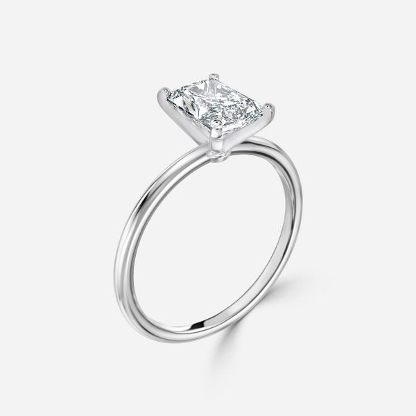 Nhẫn đính hôn kim cương nhân tạo Alika Radiant Solitaire