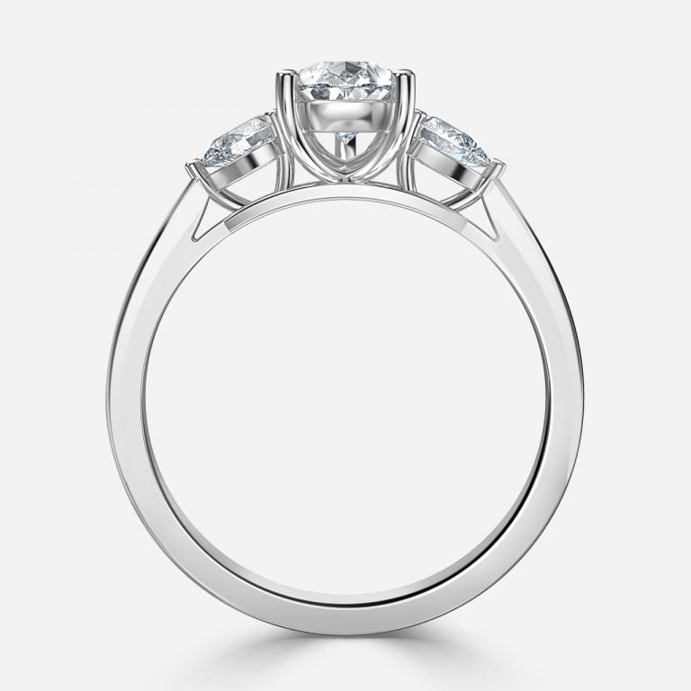 Nhẫn đính hôn kim cương nhân tạo ba viên đá Nile Pear
