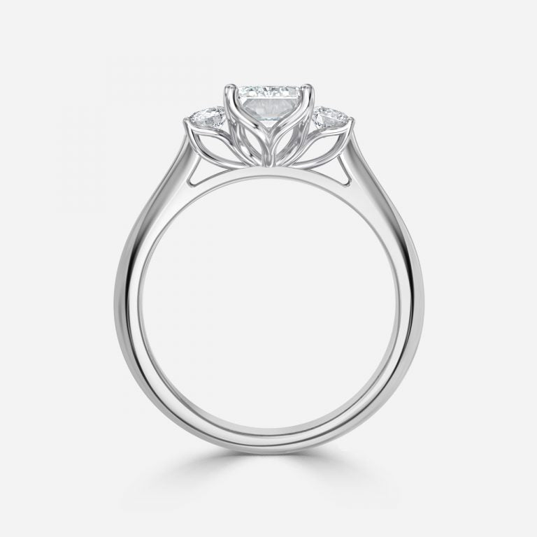 Nhẫn đính hôn kim cương nhân tạo Olivia Emerald ba viên