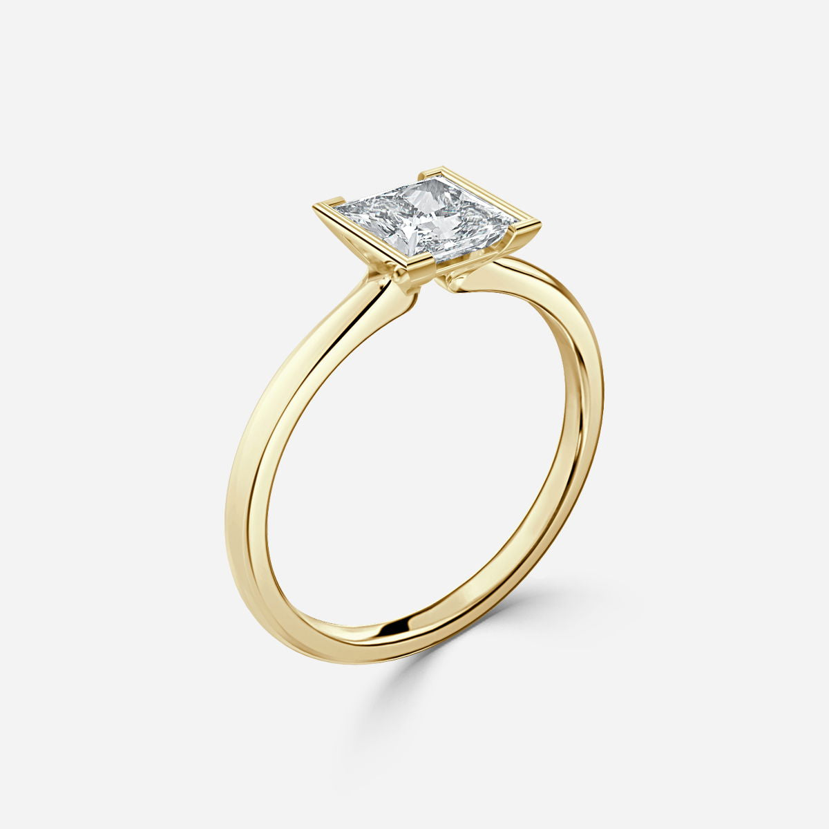 Nhẫn đính hôn kim cương nhân tạo Augusta Princess Bezel