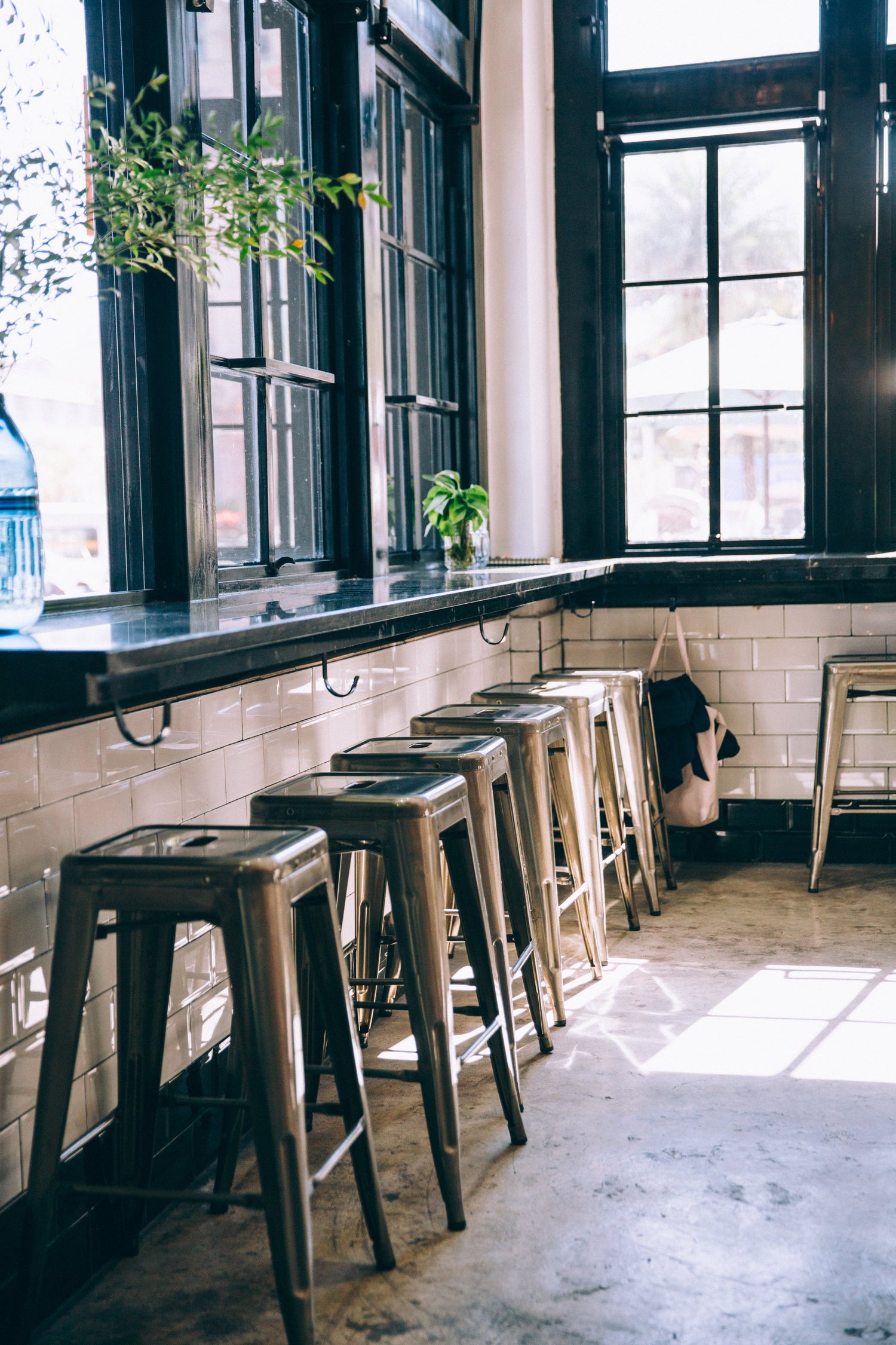 Table & Bar Stools