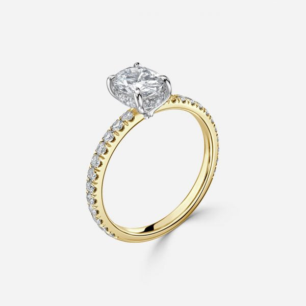 Nhẫn đính hôn kim cương nhân tạo Hidden Halo Sadie Oval