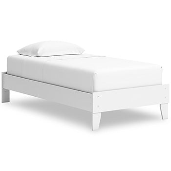Hallityn  Platform Bed
