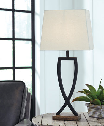 Makara Metal Table Lamp (2/CN)