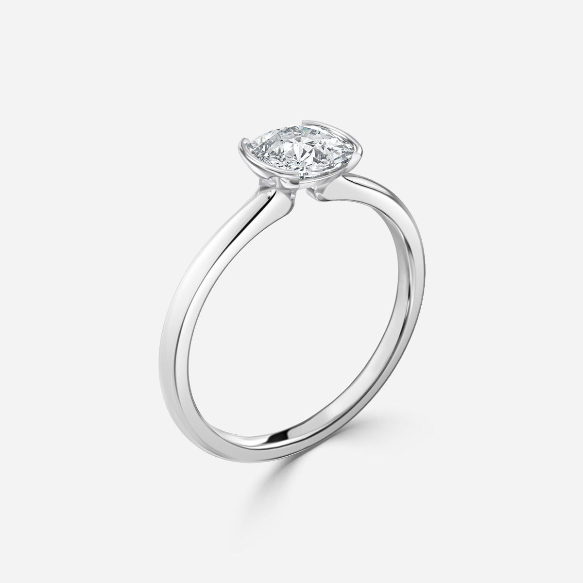Nhẫn đính hôn kim cương nhân tạo Augusta Cushion Bezel